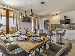 Modern Home With Swimming Pool and Wellness