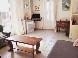 Bright Apartment in Saint Ambroix Near Amenities