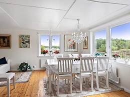 6 Person Holiday Home in Stromstad-by Traum