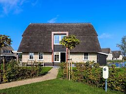 Villa With Sauna in Tjeukemeer