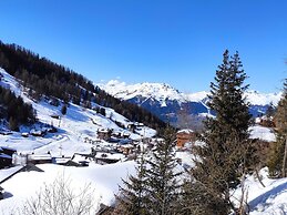 Atmospheric 14-person Chalet in Plagne 1800