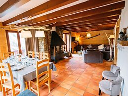 Atmospheric 14-person Chalet in Plagne 1800