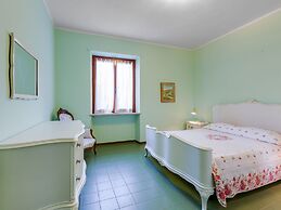 Modern Villa in Torri del Benaco With Private Pool