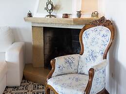 Modern Villa in Torri del Benaco With Private Pool