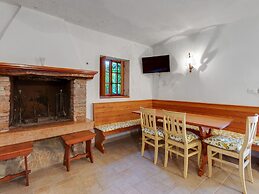 Modern Villa in Torri del Benaco With Private Pool