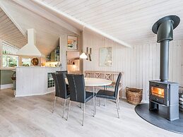 6 Person Holiday Home in Oksbol
