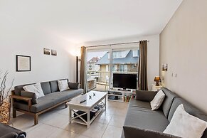 Apartment Near Zeedijk Beach