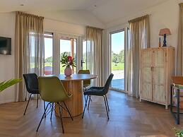 Cozy Chalet With Unobstructed Views