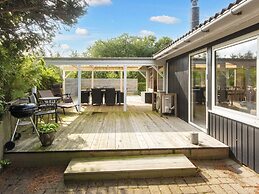 6 Person Holiday Home in Tarm