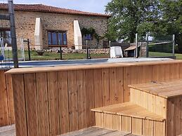 Quiet Renovated Holiday Home With Swimming Pool