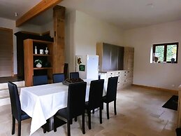 Quiet Renovated Holiday Home With Swimming Pool