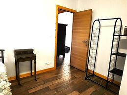 Quiet Renovated Holiday Home With Swimming Pool