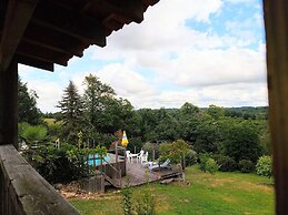 Quiet Renovated Holiday Home With Swimming Pool