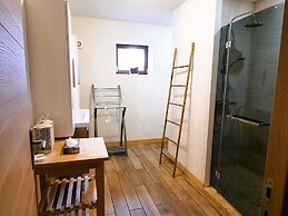 Quiet Renovated Holiday Home With Swimming Pool