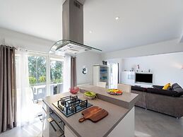 Beautiful Holiday Home With Garden