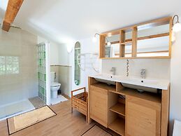 Beautiful Holiday Home With Garden