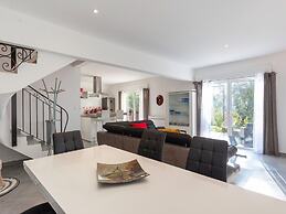 Beautiful Holiday Home With Garden