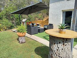 Beautiful Holiday Home With Garden