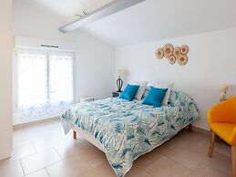 Beautiful Holiday Home With Garden