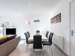 Beautiful Holiday Home With Garden