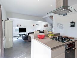 Beautiful Holiday Home With Garden