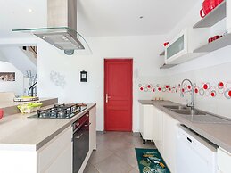 Beautiful Holiday Home With Garden