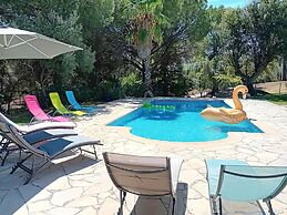 Beautiful Holiday Home With Garden