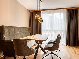 Modern Holiday Apartment With 2 Bedrooms in Fugen