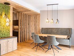 Modern Holiday Apartment With 2 Bedrooms in Fugen