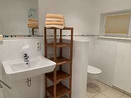 Holiday Apartment Paradise by the Lake