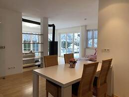 Holiday Apartment Paradise by the Lake