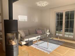 Holiday Apartment Paradise by the Lake