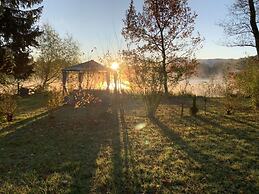 Holiday Apartment Paradise by the Lake