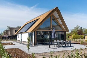 Chic Thatched-roof Stay