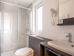 Chalet With Dishwasher, in the Area