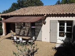 Pretty Holiday Home Near the Centre of Buisson