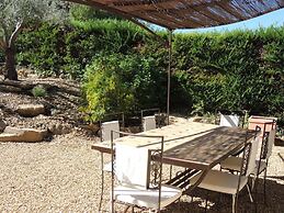 Pretty Holiday Home Near the Centre of Buisson