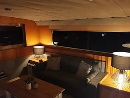 Attractive Yacht With Roof Terrace