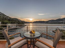 Apartments Ema-comfort Two Bedroom Apartment With Sea View