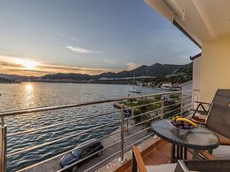 Apartments Ema-comfort Two Bedroom Apartment With Sea View