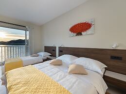 Apartments Ema-comfort Two Bedroom Apartment With Sea View