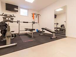 Ema With Pool & Sauna