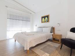 Ema With Pool & Sauna