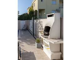 Ema With Pool & Sauna