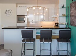 Viking Spacious With sea View Near the Dike