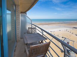 Viking Spacious With sea View Near the Dike