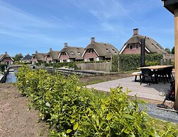 Beautiful Chalet on the Water in Friesland