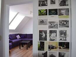 To Castel Sant'angelo Modern Retreat