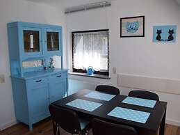 To Castel Sant'angelo Modern Retreat