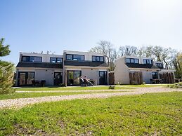 Holiday Home Vakantiepark 't Eibernest Texel